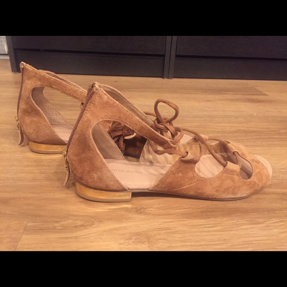Saks fifth ave size 7.5 suede tan/brown sandal